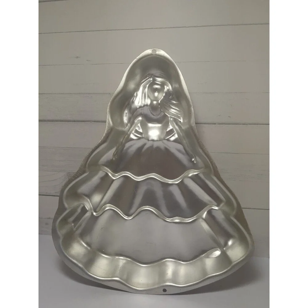 Wilton Barbie Cake Pan Mold 2105-3500 Vintage 1995 Mattel Barbie Princess
